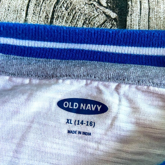 Old Navy short sleeve graphic tee. Boys size XL (14-16) Like new condition. - Picture 5 of 5